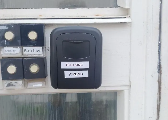 1st Floor Oasis - Parking/wifi 公寓