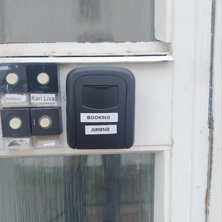 1st Floor Oasis - Parking/wifi アパート